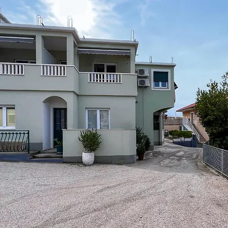 In With House Sea View Apartment