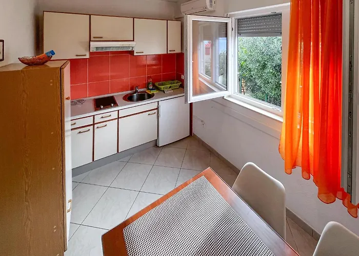 In With House Sea View 아파트 Duće